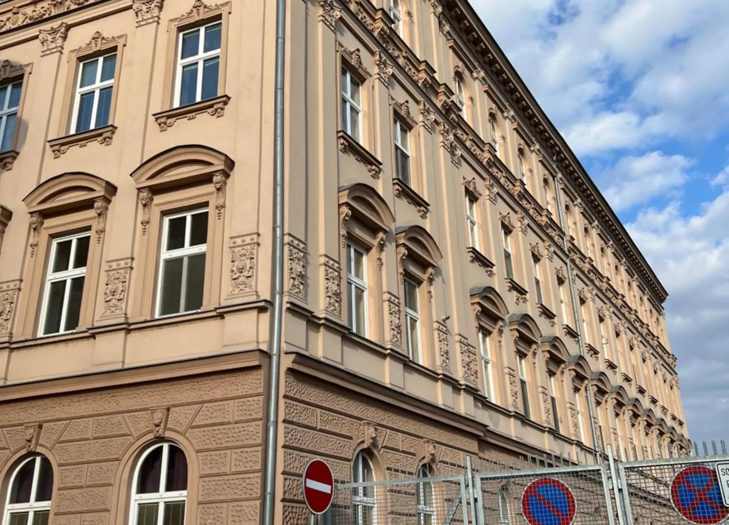 Apartment Plus Parking Brno 0*,